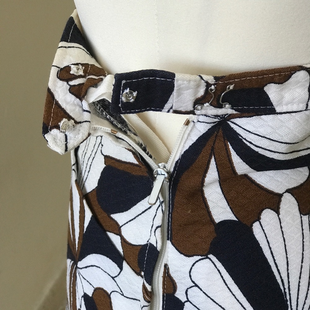 1960's Vintage Pinwheel Pattern Knee-Length Skirt - Picture 8 of 9